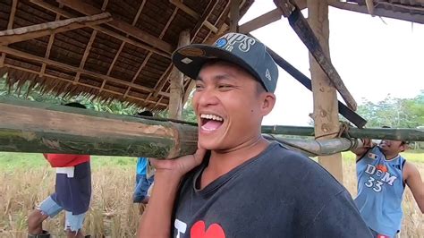Iniyot sa Kubo ng Tiyuhin .